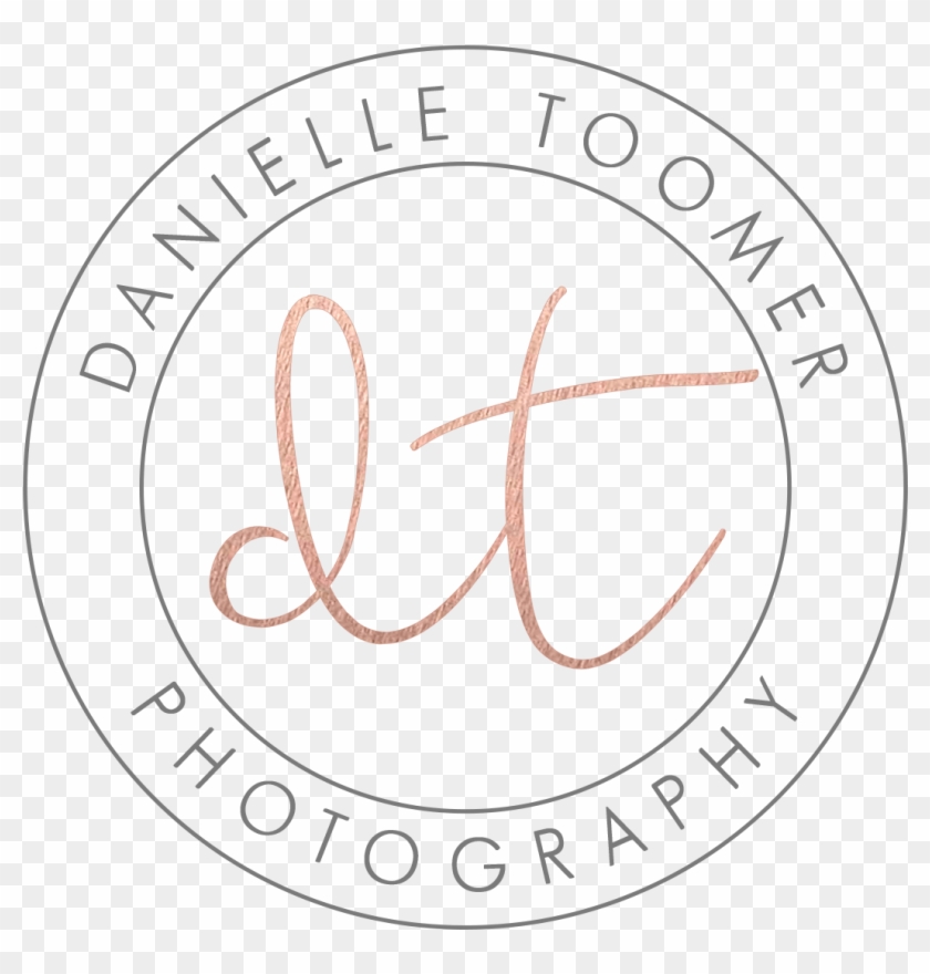 E913 Circle Logo Danielle Toomer - Circle - Free Transparent PNG ...